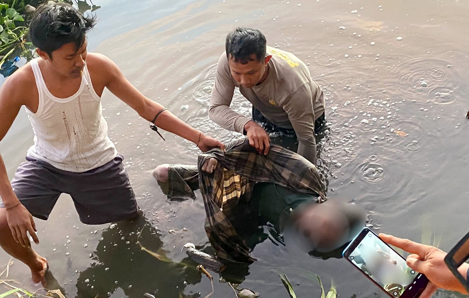 Warga Dihebohkan Penemuan Mayat Mengapung di Bendungan Batujai